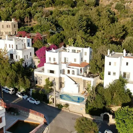Private 5-bedroom With Pool And Sea View In Вилла