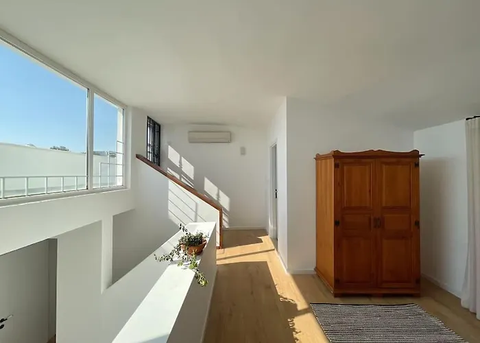 Вилла Private 5-bedroom With Pool And Sea View In *