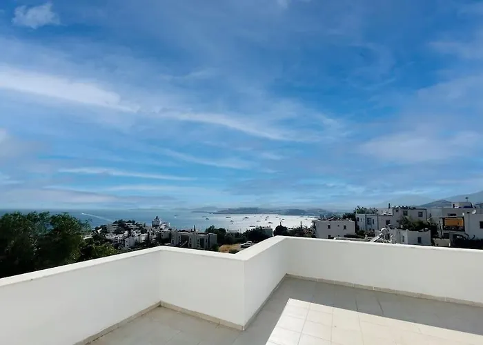 Private 5-bedroom With Pool And Sea View In * Бодрум