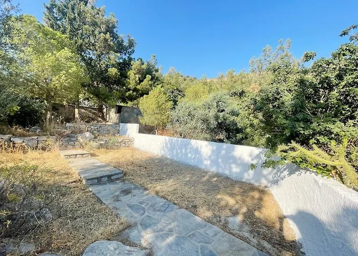 Private 5-bedroom With Pool And Sea View In