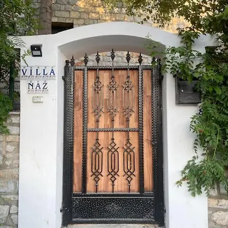 Private 5-bedroom With Pool And Sea View In فيلة