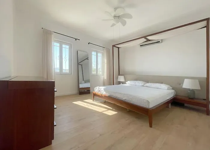 Villa Private 5-bedroom With Pool And Sea View In *