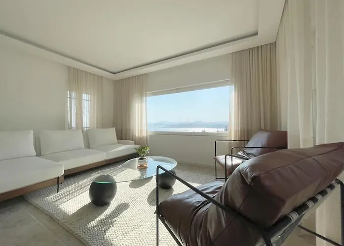 Private 5-bedroom With Pool And Sea View In * Bodrum